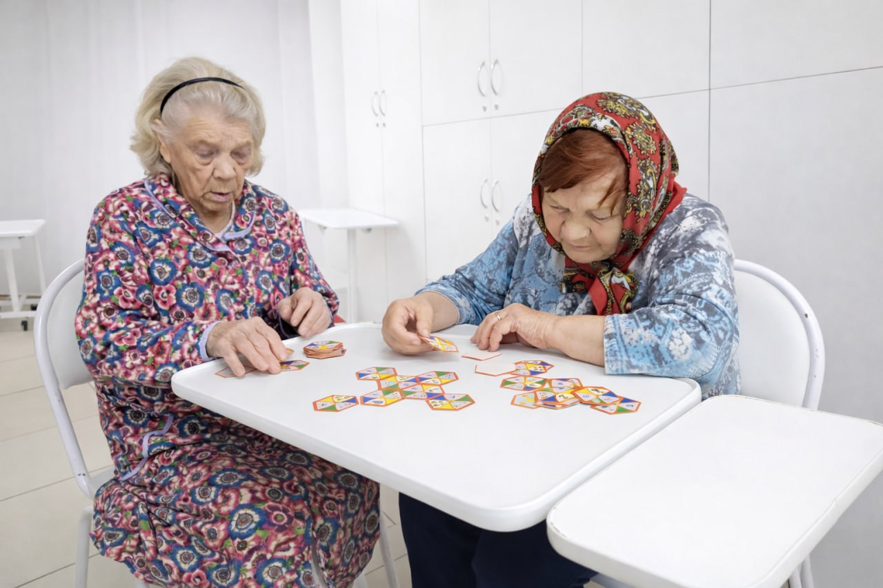 Пожилые пациентки занимаются в общей зоне